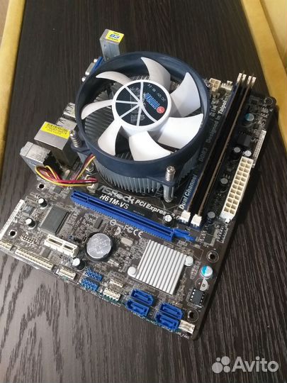 Материнская плата 1155 с процессором и памятью