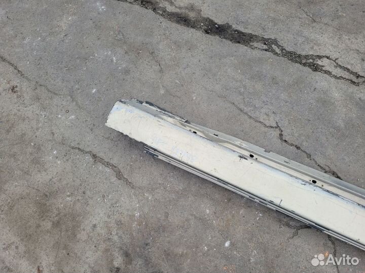 Накладка правого порога на Volvo S80