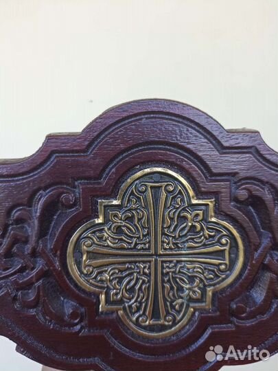 Угловая полка для икон