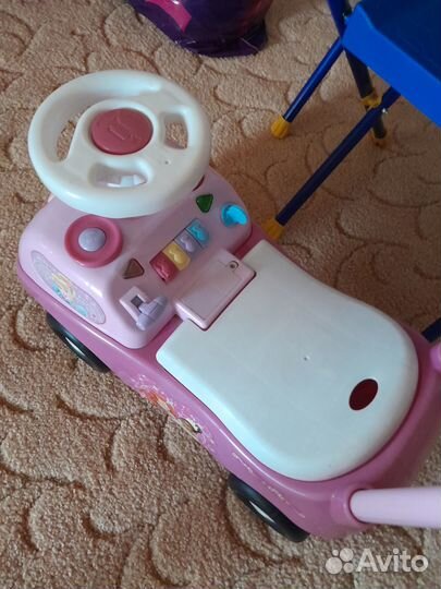 Продам набор стол детский и машинка за все 1000