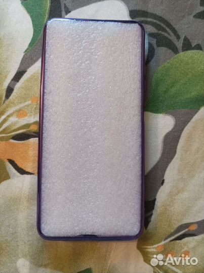 Чехол на телефон