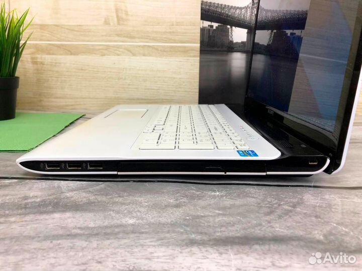 Ноутбук Sony Vaio Intel
