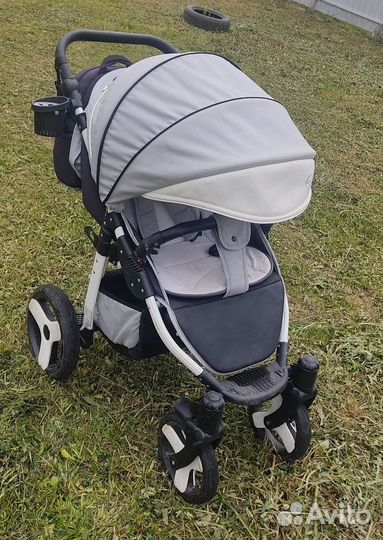 Прогулочная коляска всесезонная
