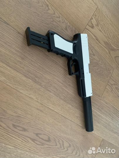 Игрушка пистолет Glock