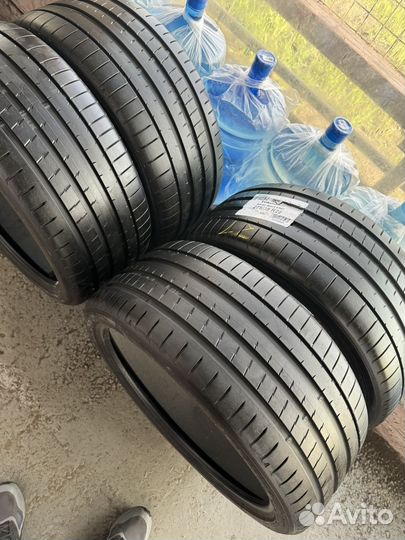 Yokohama Advan Sport V107 275/35 R22 104Y