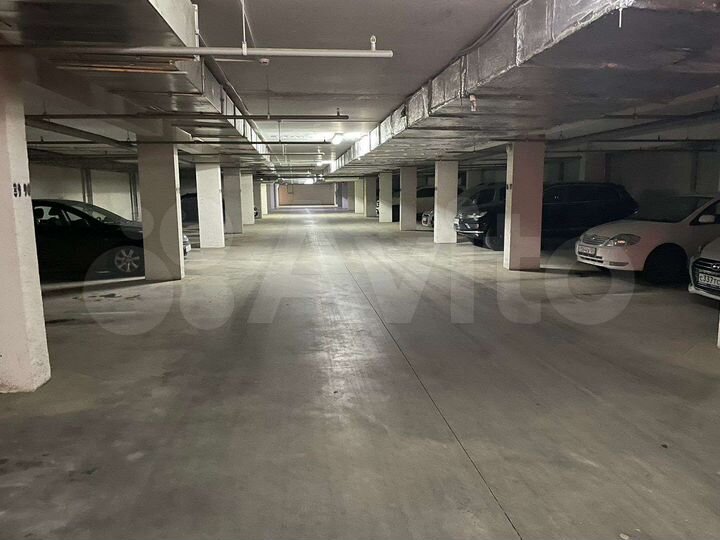 Машиноместо, 15 м²