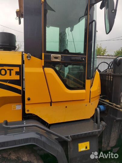 Фронтальный погрузчик Molot ZL20, 2019