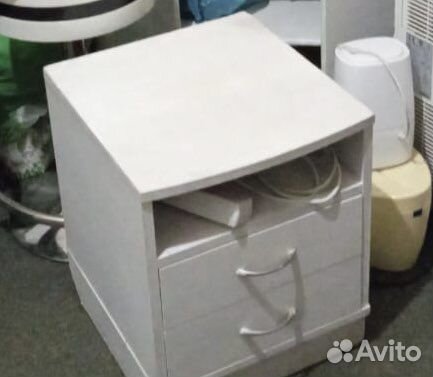 Тумбочка прикроватная