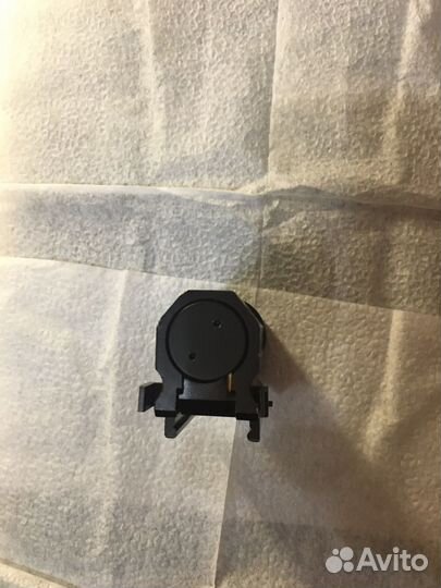 Фонарь тактический с креплением на вивер