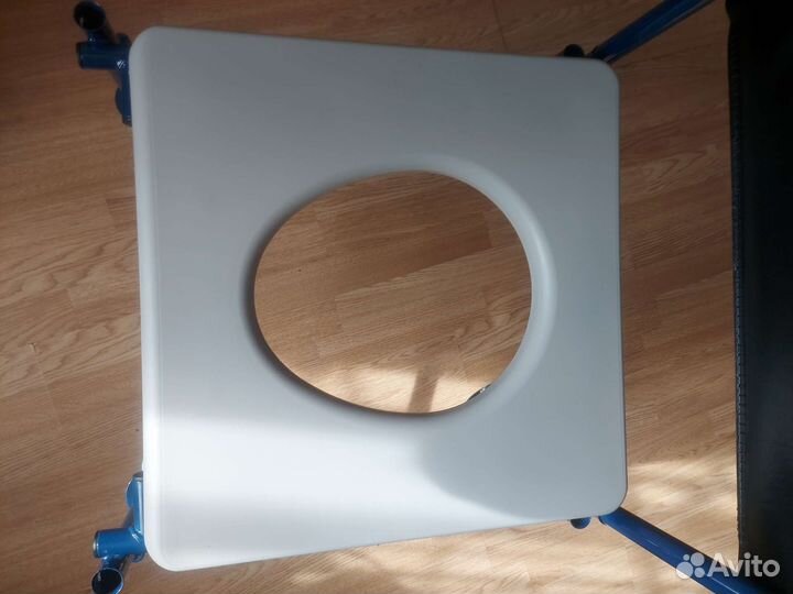 Кресло коляска с санитарным оснащением