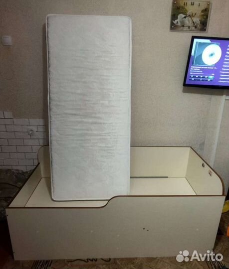 Кровать с ортопедическим матрасом