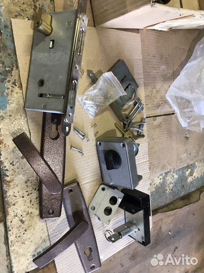 Замки дверные врезные