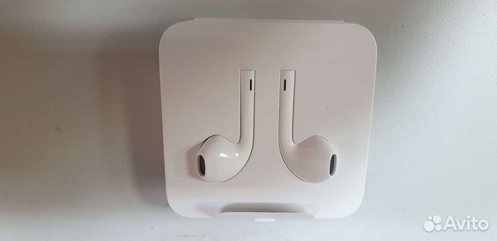 Наушники apple EarPods с разъёмом Lightning