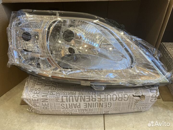 Фара Рено Логан Ларгус Renault