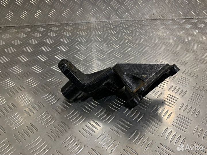 Кронштейн Kia Rio 3