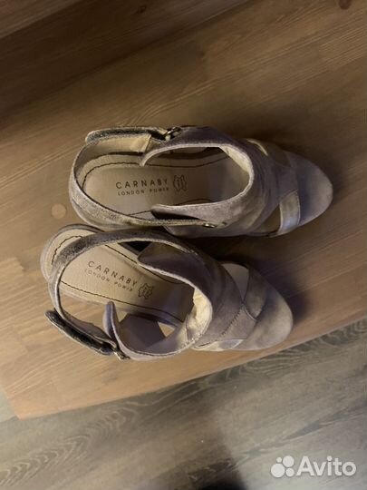 Босоножки Carnaby