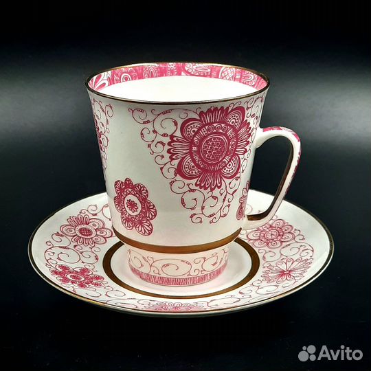 Пара кофейная с цветочным орнаментом в розовой