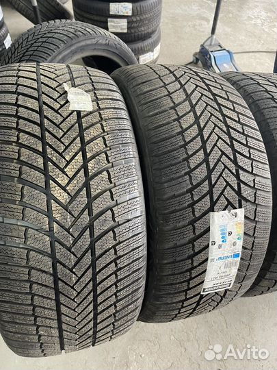 Bridgestone Blizzak LM-005 285/40 R21 и 315/35 R21 V