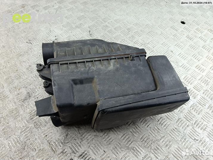 Б/У Б/У Корпус воздушного фильтра отломано одно