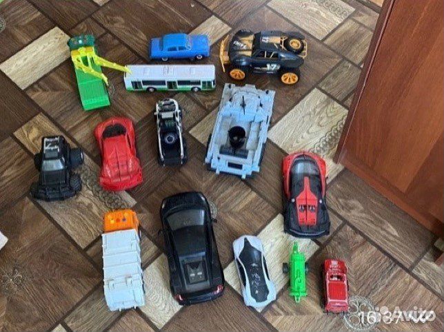 Отдам все машинки пакетом