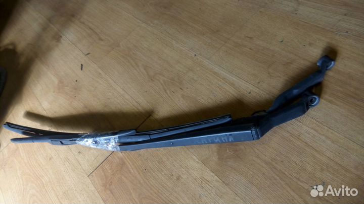 Поводки стеклоочистителя Тойота Карина е