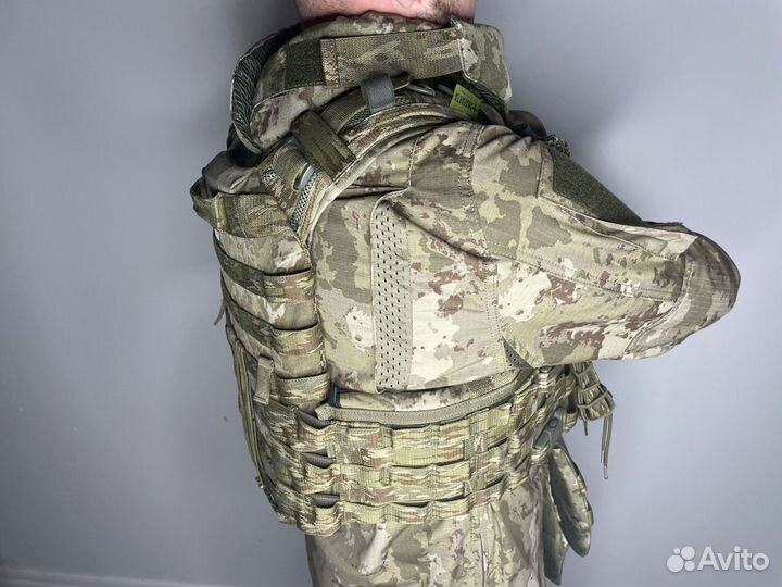 Плитник с модулями и подсумками