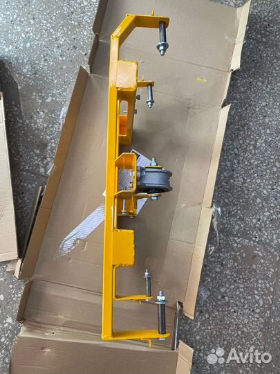 Подрамник раздатки нива