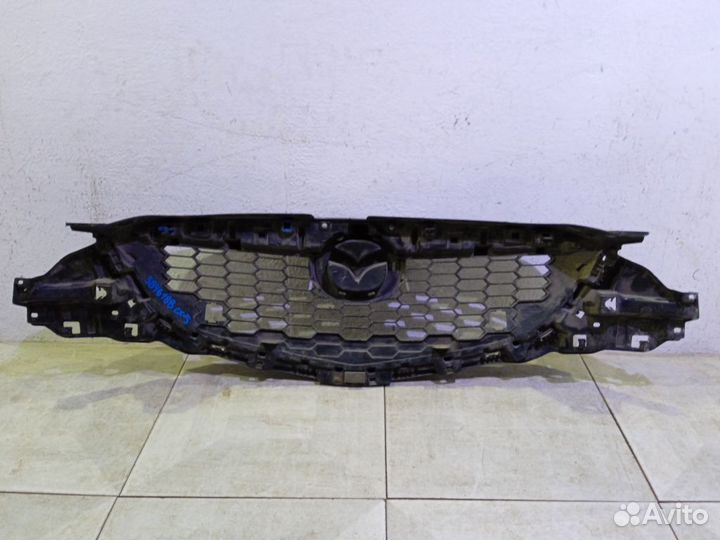 Решетка радиатора Мазда