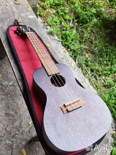 Укулеле baton rouge UR11-C