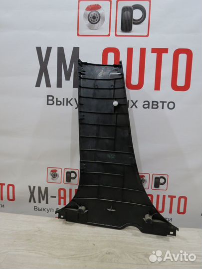 Обшивка стойки средняя правая Toyota Camry 50