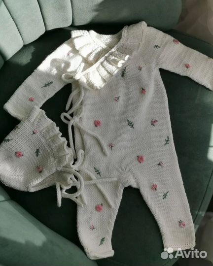 Вязаный комплект на выписку ручной работы