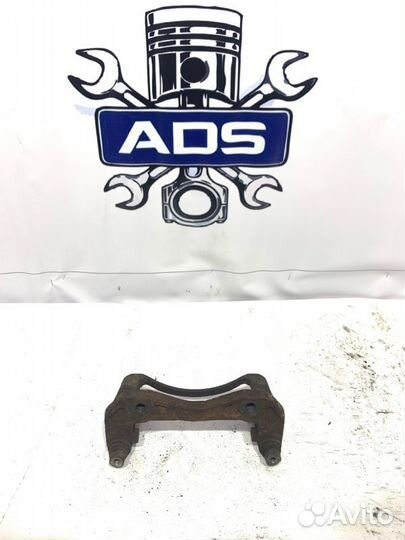 Скоба суппорта передняя Ssangyong Actyon Sports 1