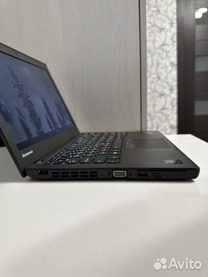 ThinkPad X250 (12.5/Core i5-5300U/8гб/SSD 512гб)