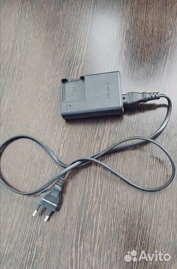 Зарядное устройство Sony BC-cska (Sony NP-BK1/FK1)