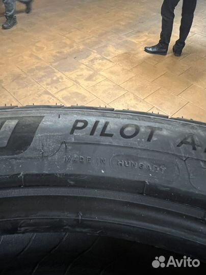 Michelin Alpin 5 285/40 R22