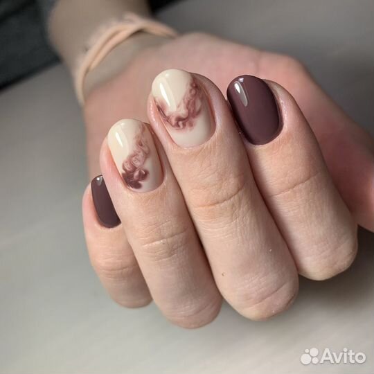 Маникюр с покрытием гель-лаком