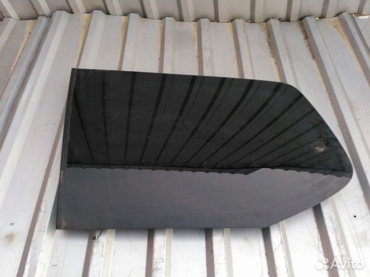 Задняя левая форточка Lexus GX 470