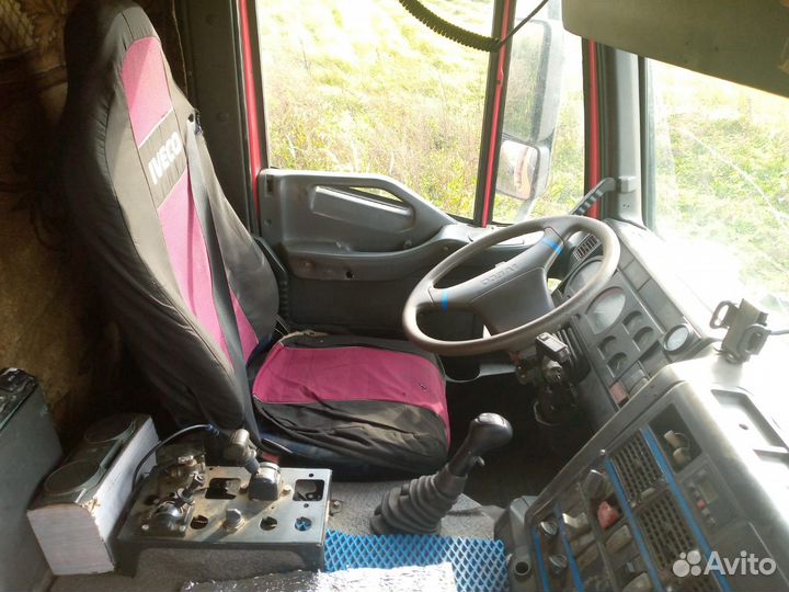 Самосвал 15м³ IVECO Trakker 380, 2008