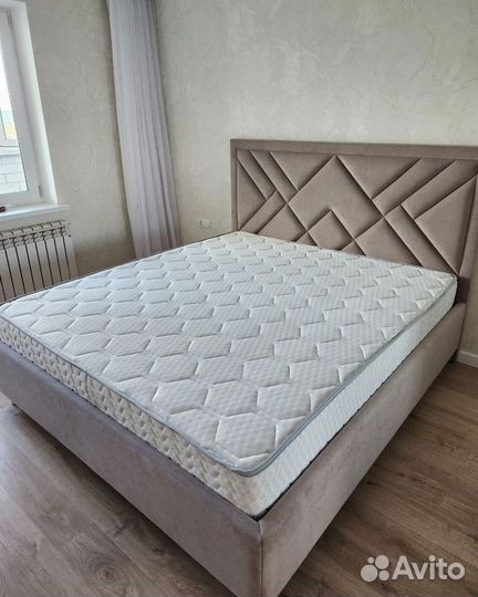 Дизайнерская кровать