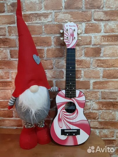 Укулеле сопрано с рисунком