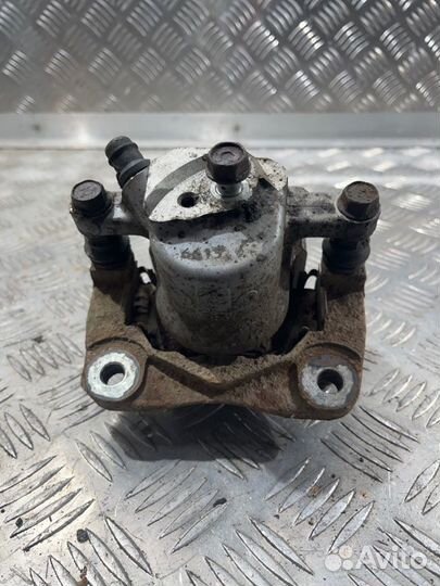 Суппорт задний правый Toyota Rav4 XA30