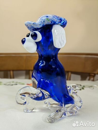 Стеклянная фигурка собака