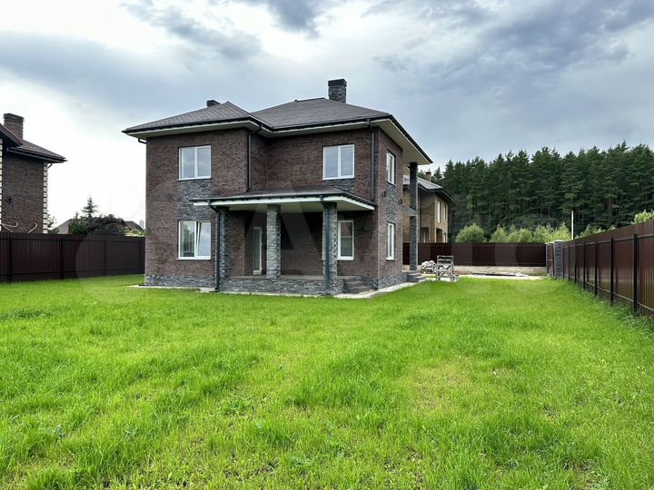 Дом 220 м² на участке 9 сот.