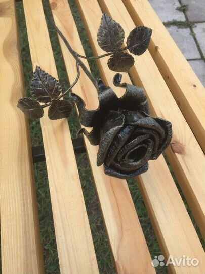 Роза кованая