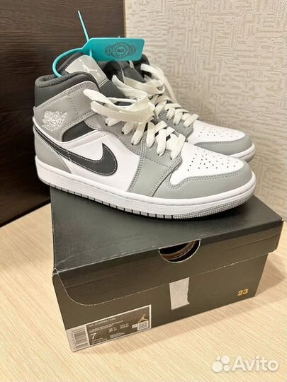 Кроссовки кеды Nike Air Jordan 1 Mid новые