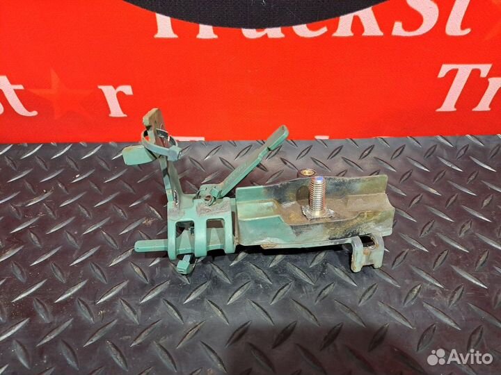 Кронштейн проводки двигателя Volvo FH