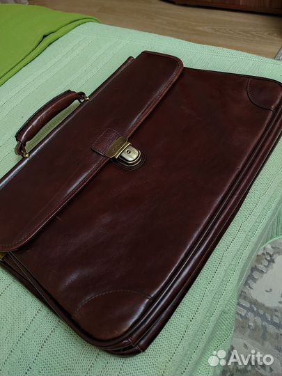 Две сумки мужских брендовых Обмен