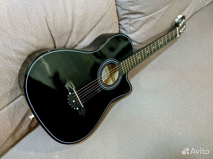 Гитара с чехлом