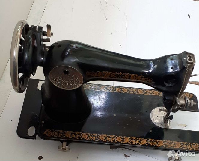 Швейная машинка ножная