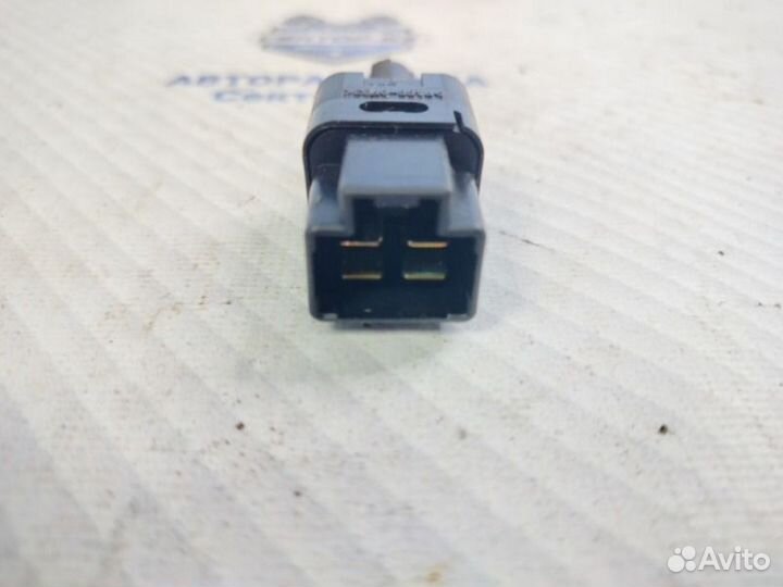 Датчик включения стоп-сигнала Nissan X-Trail T31